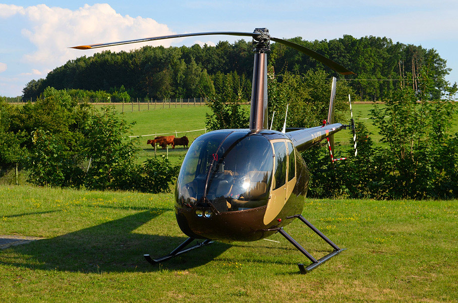Robinson R44